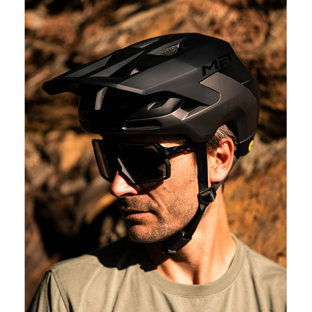 Helmet MET Revo MIPS - Black Matte - Genetik Sport